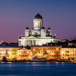 Cathédrale d'Helsinki en Finlande au coucher du soleil - voyage organisé sur mesure par Soleïa Travel
