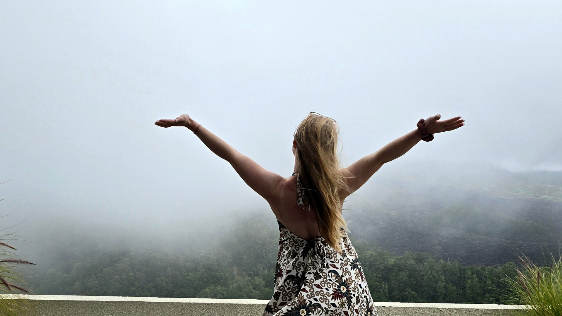 Voyageuse solo - Mont Batur - grand voyage sur mesure Soleïa Travel